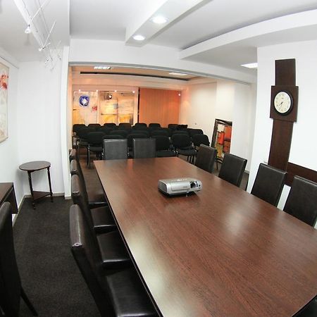 Pensiunea Studio Bacau Luaran gambar