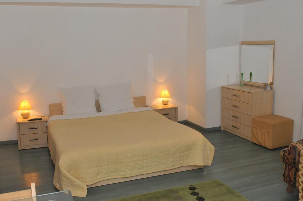 Pensiunea Studio Bacau Luaran gambar