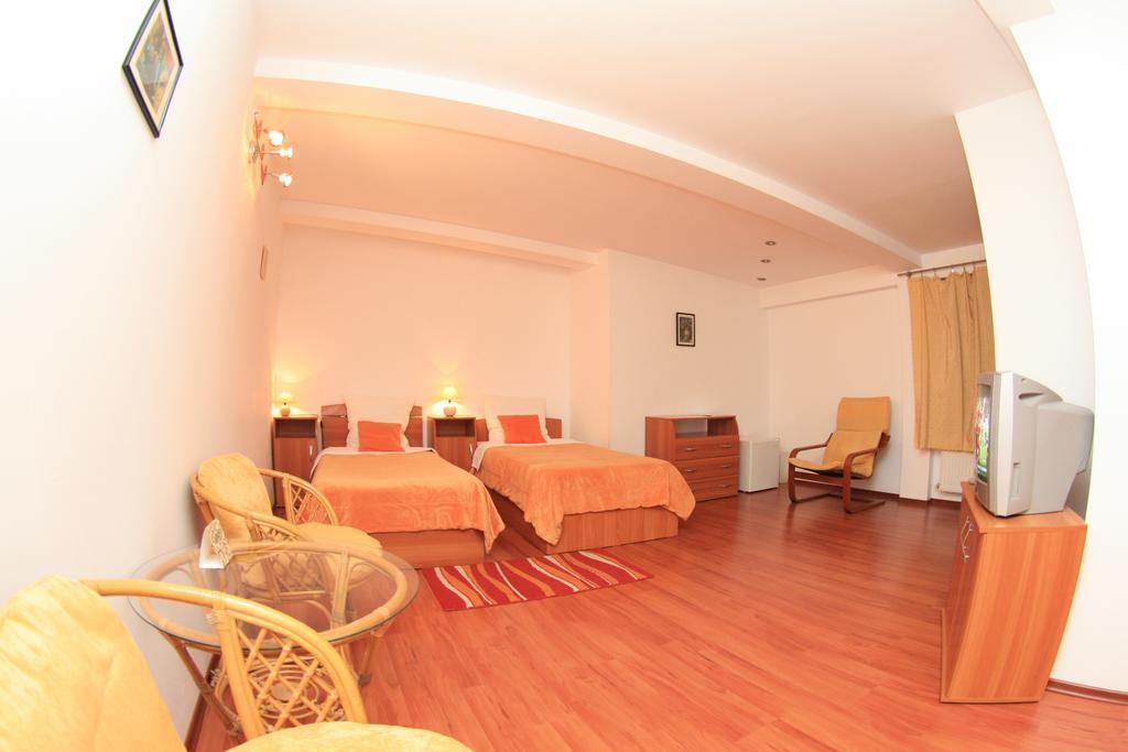 Pensiunea Studio Bacau Luaran gambar