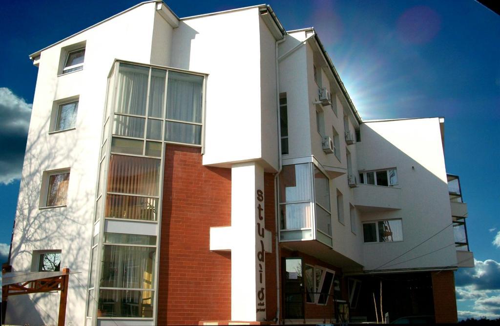 Pensiunea Studio Bacau Luaran gambar
