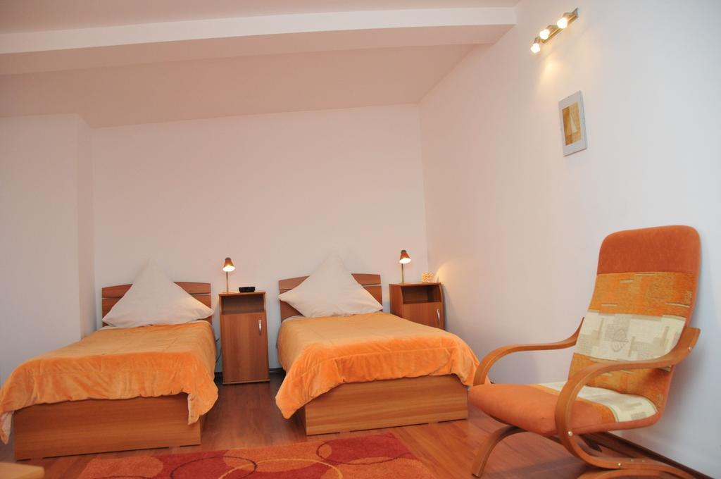Pensiunea Studio Bacau Luaran gambar