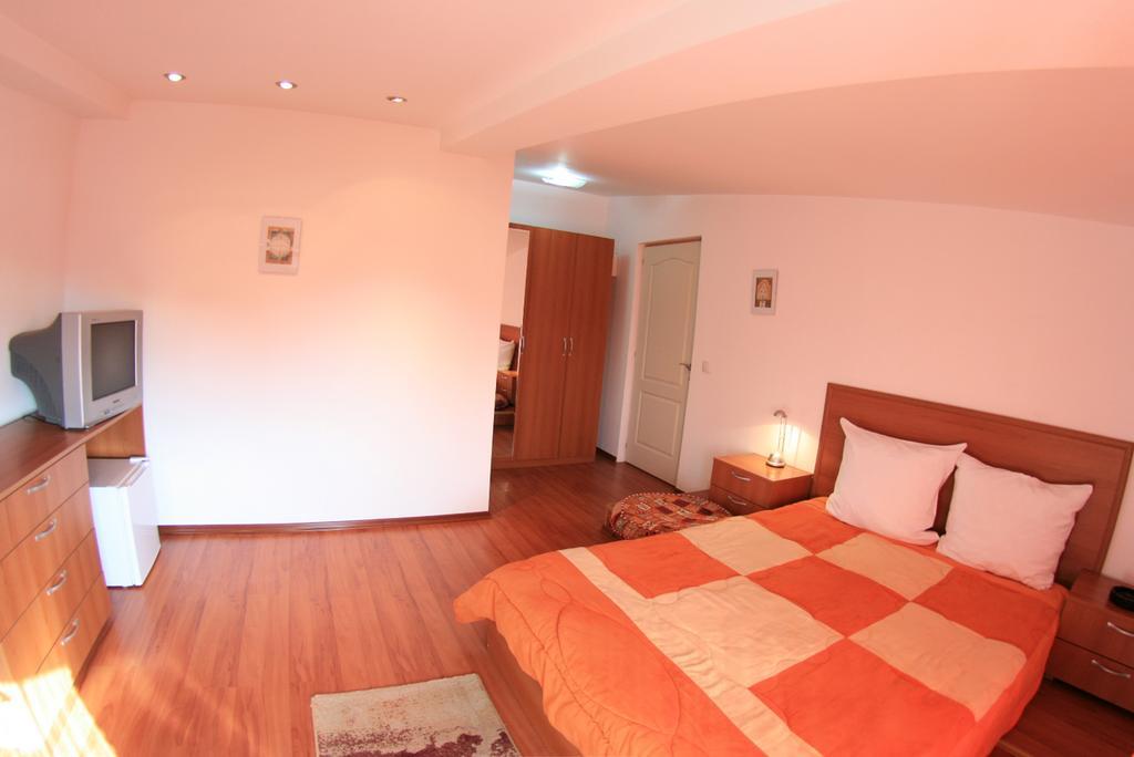 Pensiunea Studio Bacau Luaran gambar